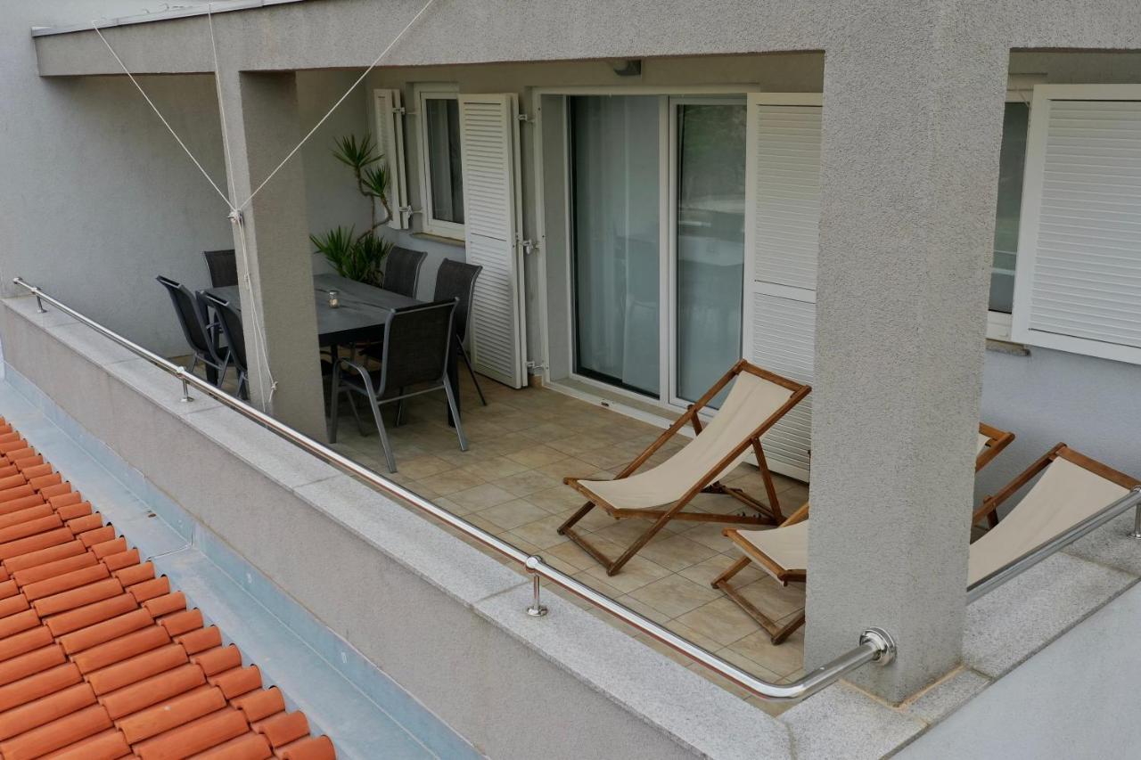 Apartment Spanjol Banjol Exterior photo